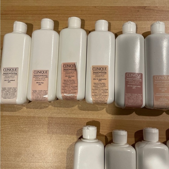 Clinique FOUNDATION MAKEUP CONCEALER BEYOND PERFECTING - Picture 2 of 3